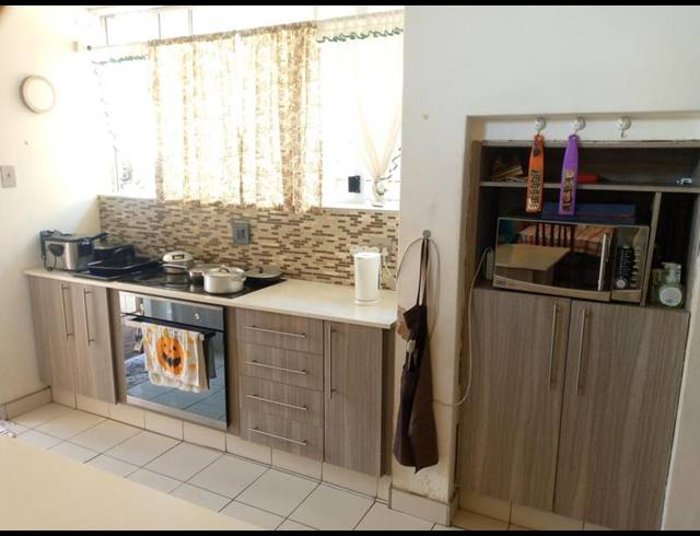 3 BEDROOM HOUSE FOR SALE IN KENSINGTON